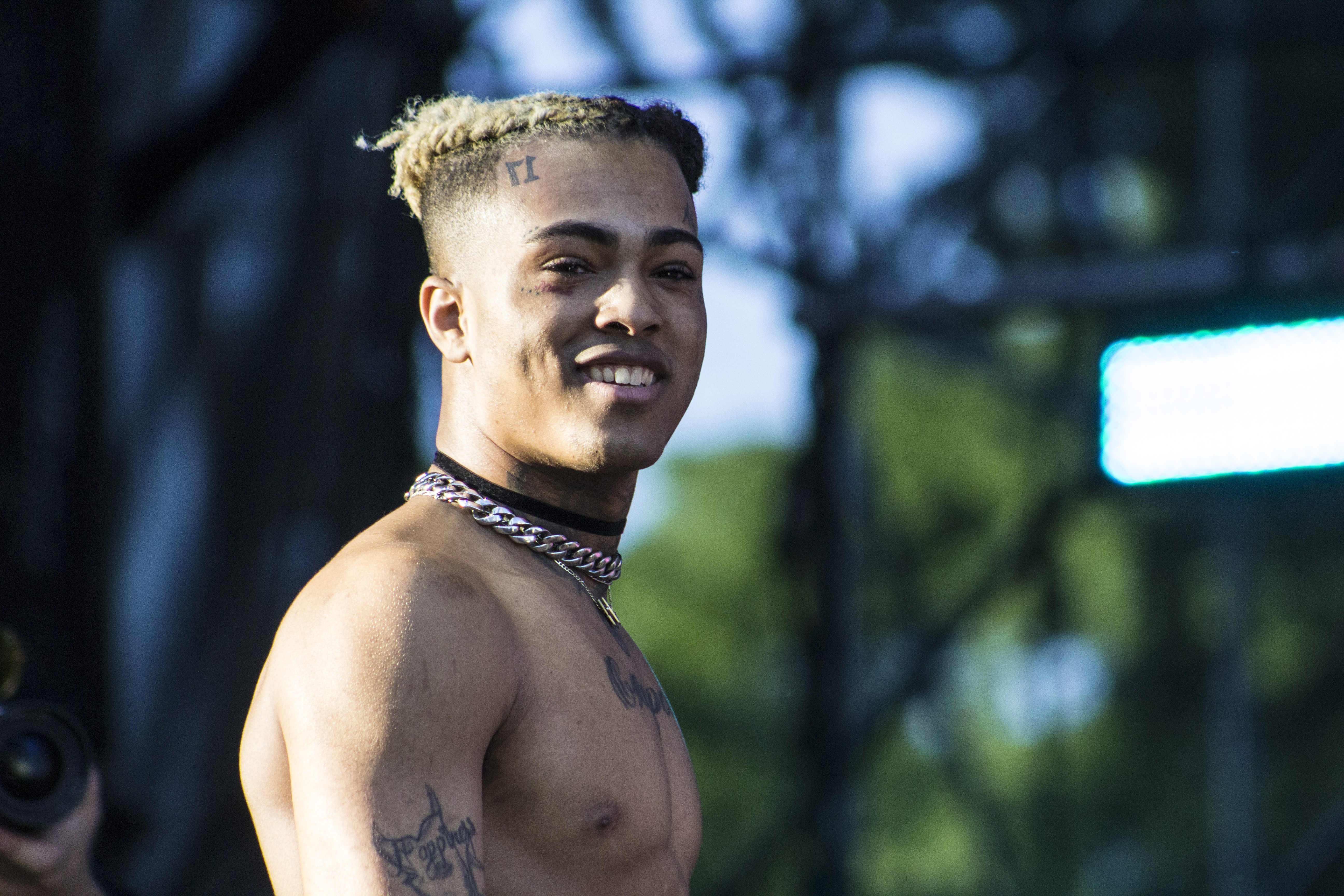 Xxxtentacion On Stage Smiling Buzz Uploads 1080 x 1080 jpeg 58 кб. buzz uploads
